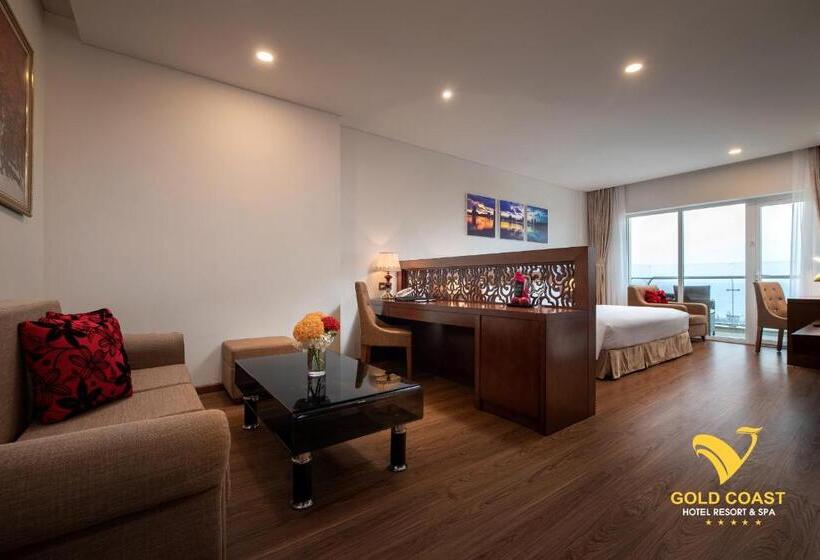 سوئیت پریمیوم با چشم‌انداز دریا, Gold Coast Hotel Resort & Spa