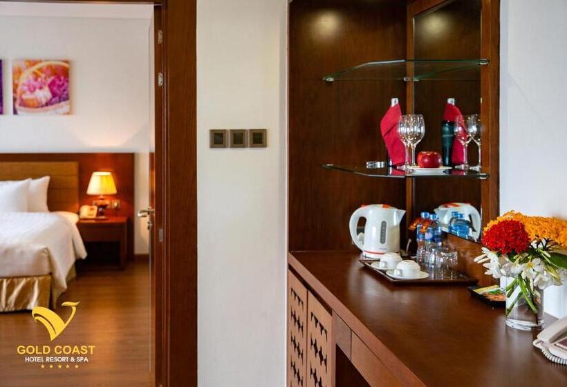 Deluxe Suite Sea View, Gold Coast Hotel Resort & Spa