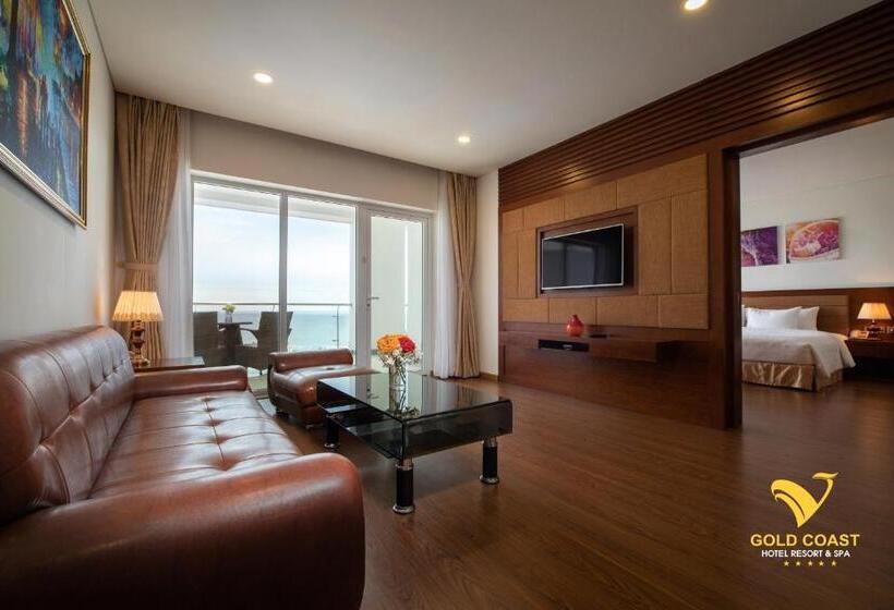 Deluxe Suite Sea View, Gold Coast Hotel Resort & Spa