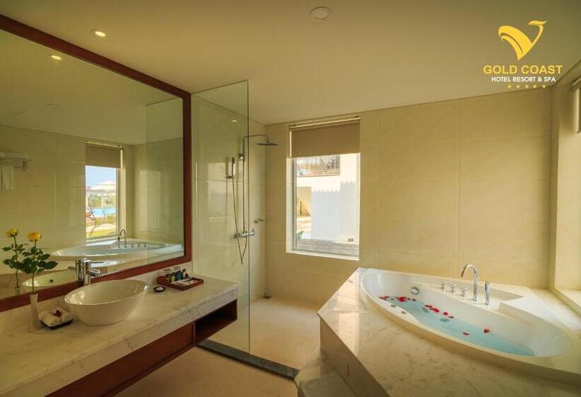 بانگلوی استاندارد, Gold Coast Hotel Resort & Spa