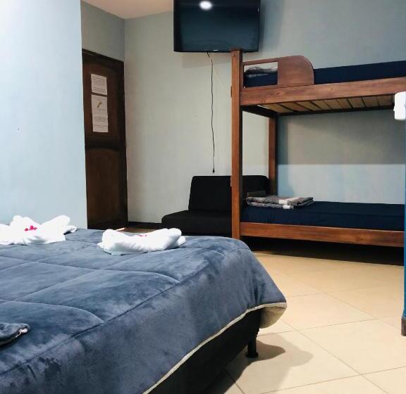 اتاق استاندارد سه نفره, Lake View Hostel