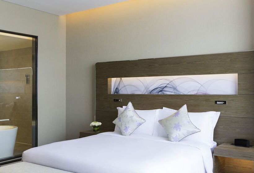 Номер Deluxe, Novotel Rizhao Suning