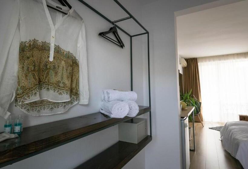 Студия Стандарт, The Mint Villa   Saint Vlas