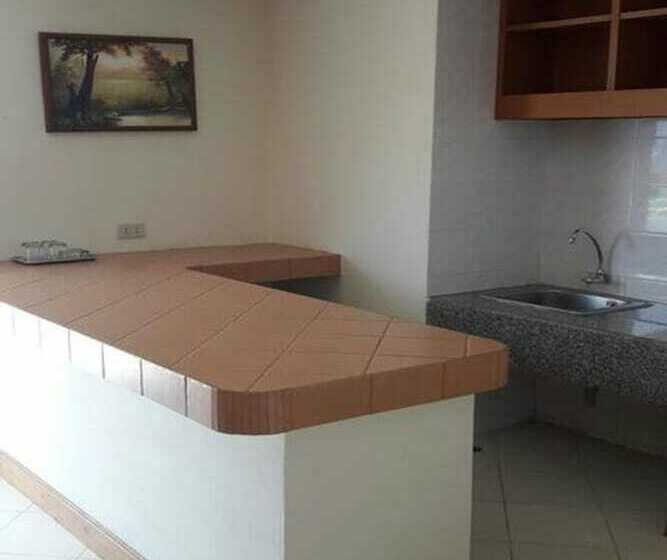 غرفة ديلوكس, Paradorn Inn