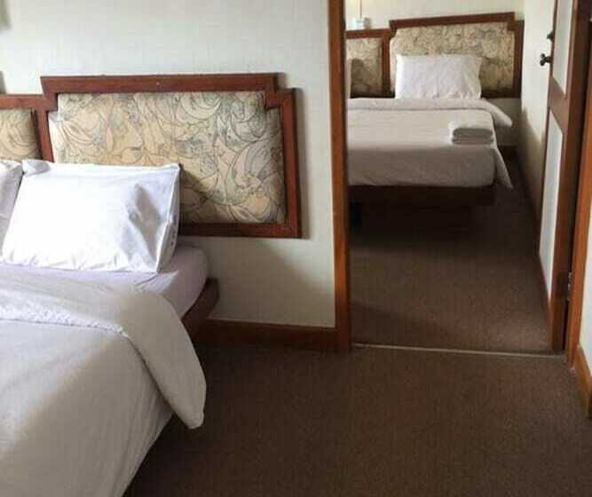 غرفة ديلوكس, Paradorn Inn