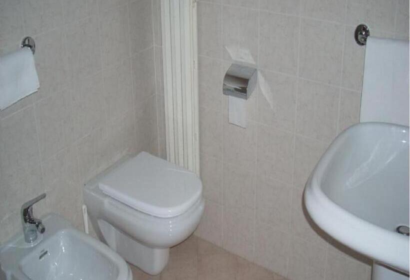 Quarto Triplo Estandar, Dei Cappuccini