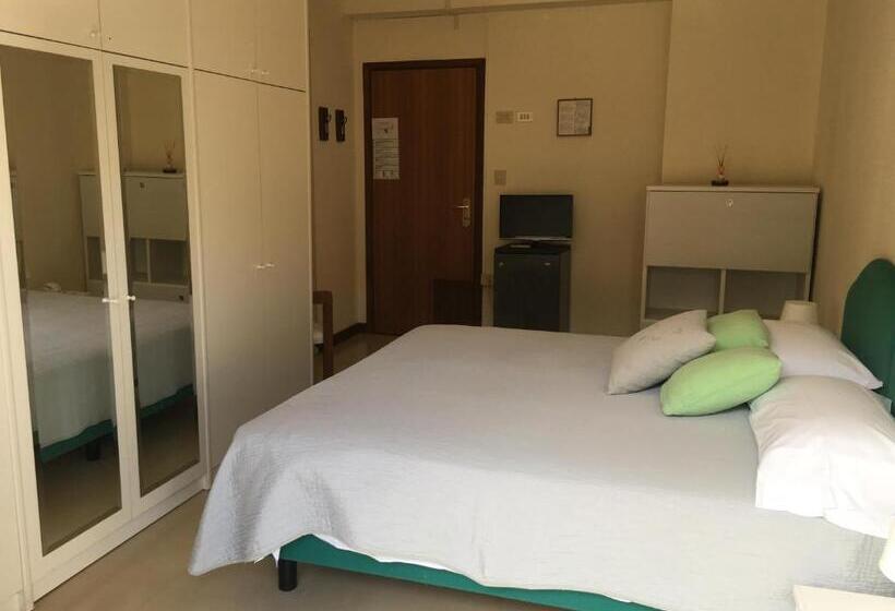 标准单人间, G&d Hotel Deanna Golf