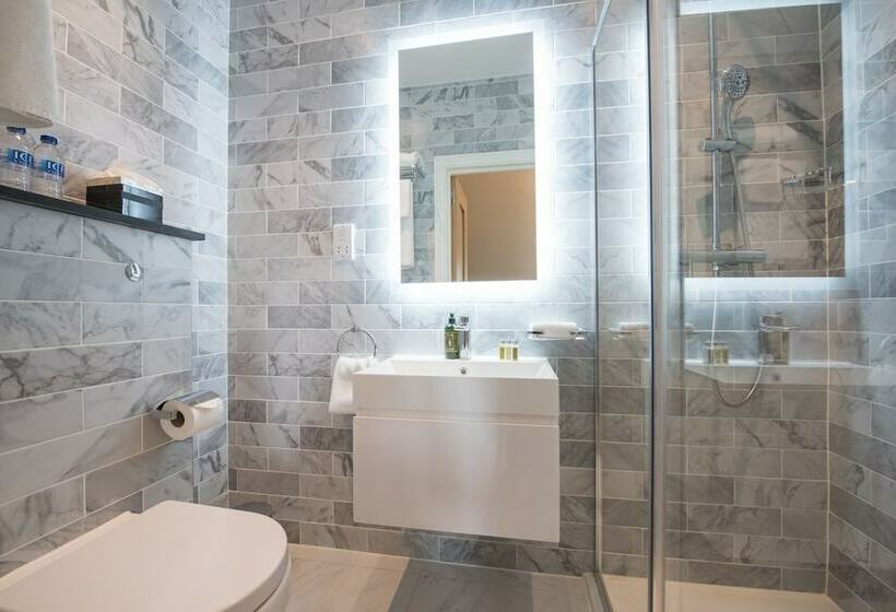 Классический Номер, The Lansbury Heritage A Sunday Hotel   Canary Wharf