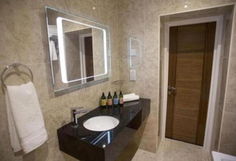 Классический Номер, The Lansbury Heritage A Sunday Hotel   Canary Wharf