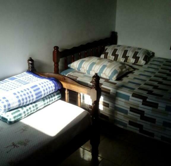 Economy Triple Room, Pousada Guaratuba