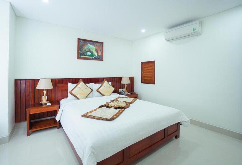 سوییت خانوادگی, Vinh Hoang