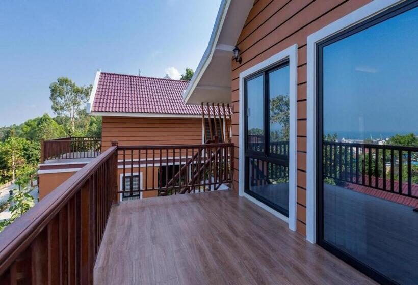 Королевский Люкс, 360 Resort