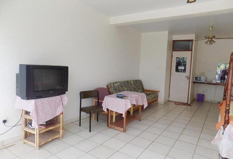 اتاق استاندارد, Sunrise Apartments Hotel Fort Portal