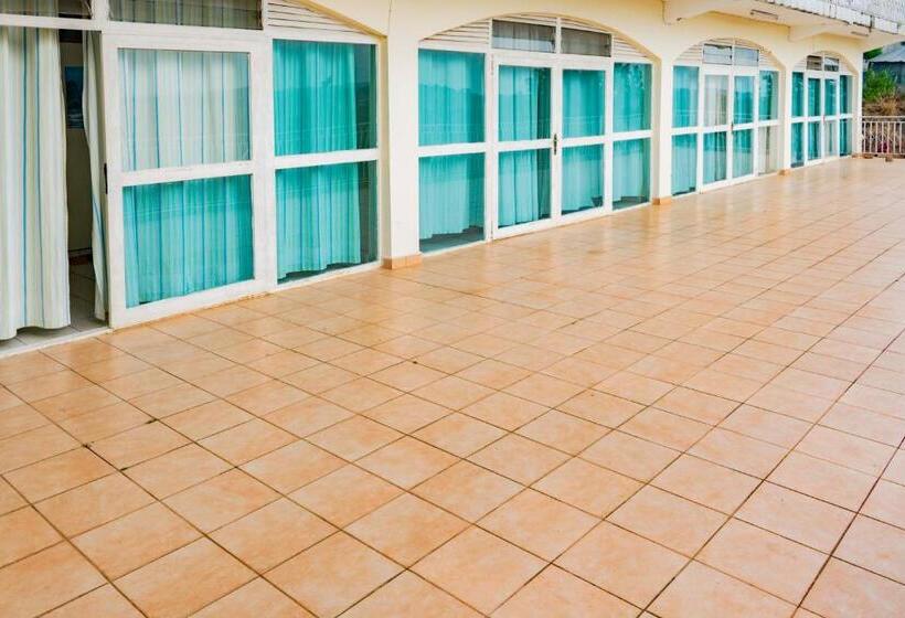 اتاق خانوادگی, Sunrise Apartments Hotel Fort Portal