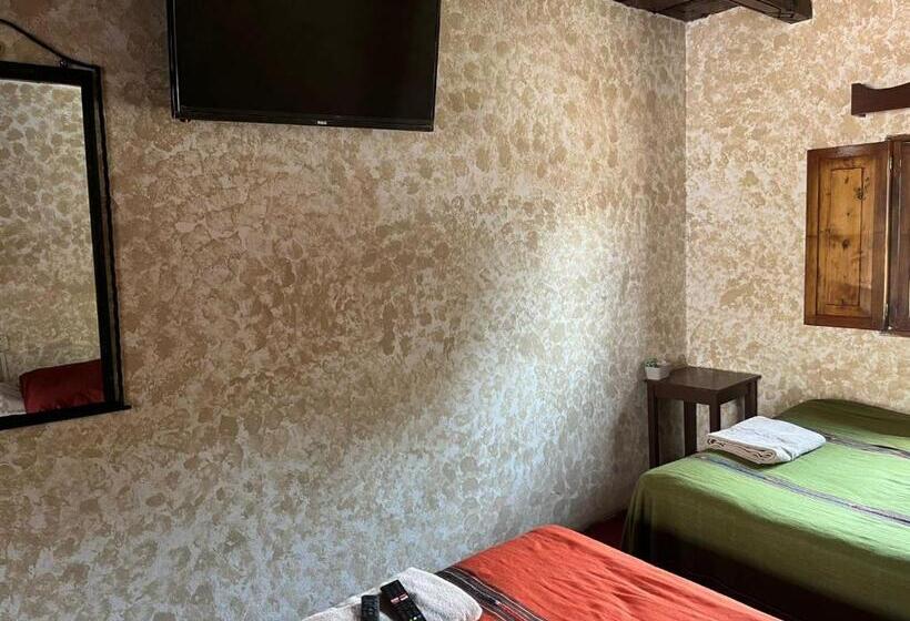 اتاق استاندارد سه تخته با سرویس بهداشتی مشترک, Cristales De Antigua Hotel Cristal