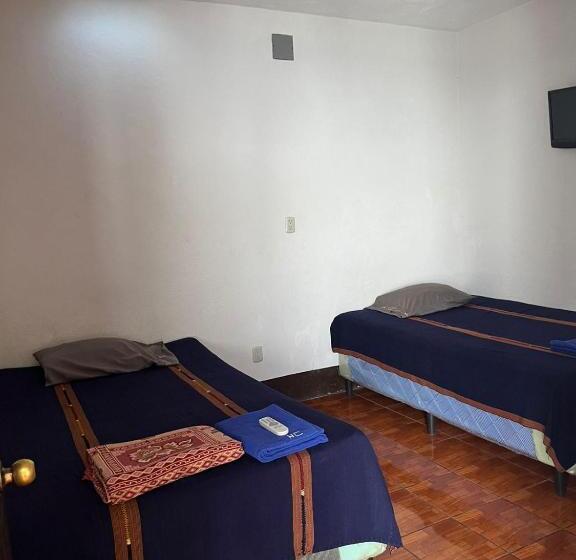 Economy Quadruple Room, Cristales De Antigua Hotel Cristal