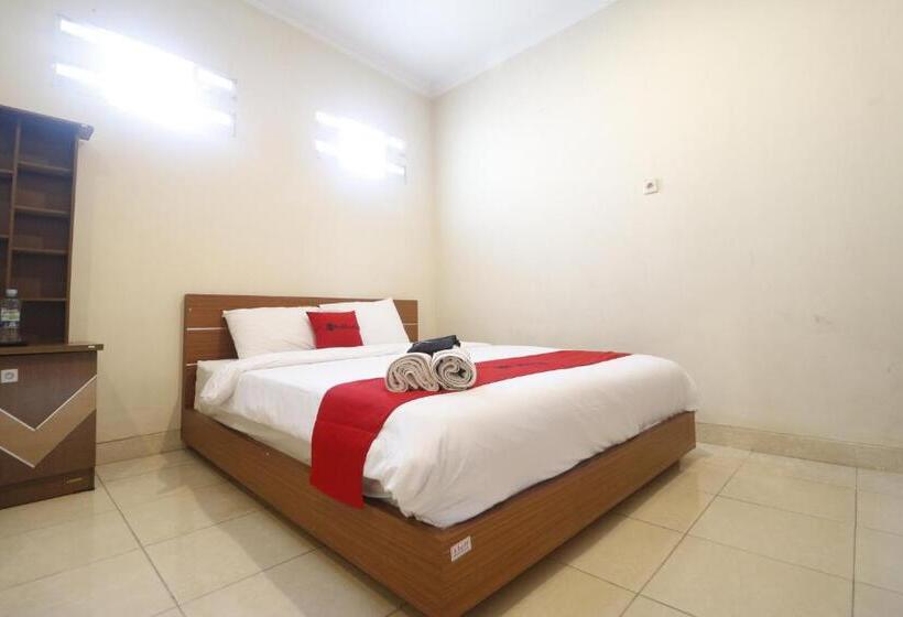 Номер Economy, Reddoorz Plus @ Jalan Parangtritis 2