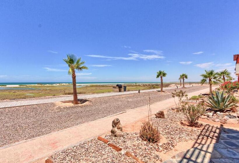 דירת שלושה חדרים, Laguna Shores Resort