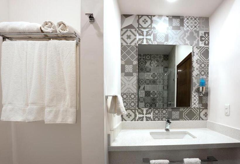 חדר סטנדרט עם מיטת קינג, Laguna Shores Resort