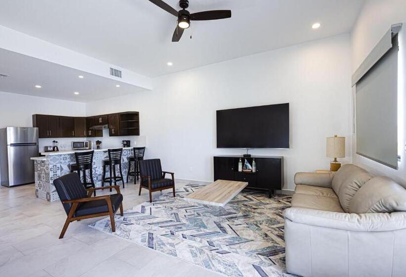 דירת פנטהאוז 1 חדרי שינה, Laguna Shores Resort