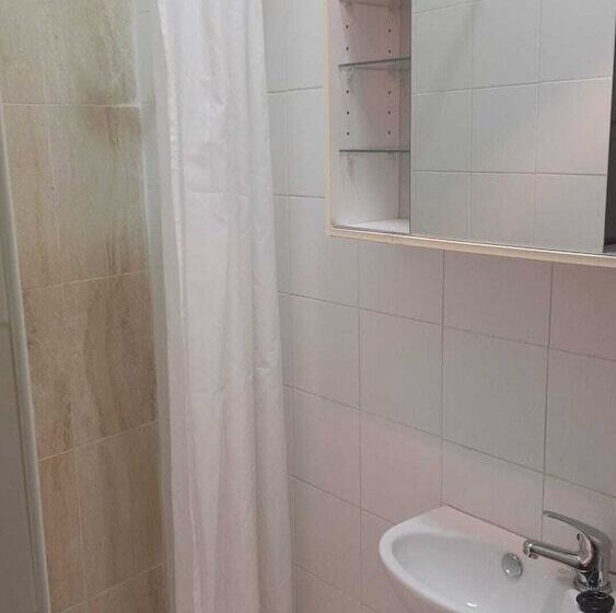 Quarto Individual Basic, Carlos V Jerez By Vivere Stays