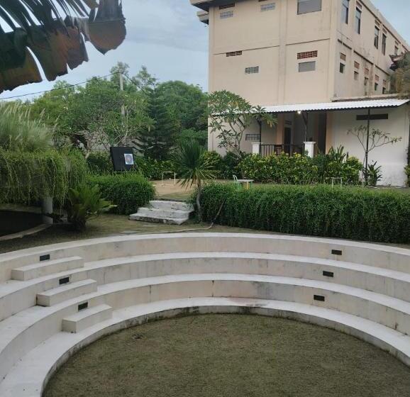غرفة إقتصادية, Padang Padang Inn