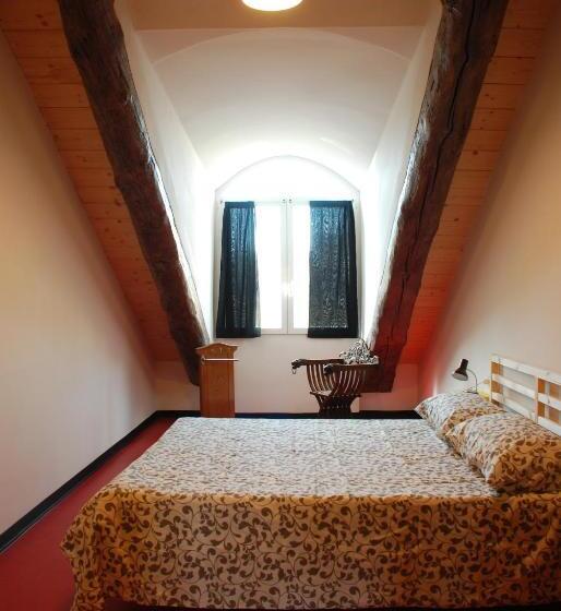 اتاق استاندارد با سرویس بهداشتی مشترک, Attic Hostel Torino