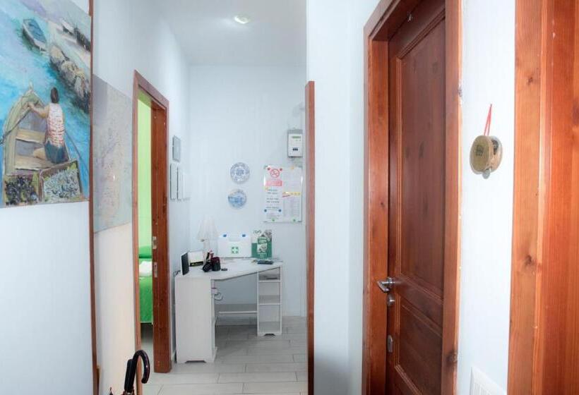 اتاق استاندارد سه نفره, B&b Le Isole