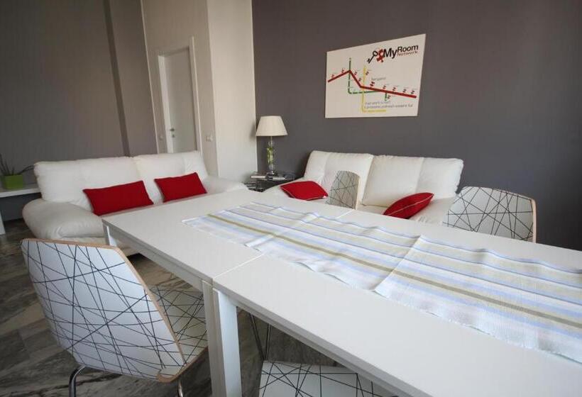 اتاق استاندارد سه تخته با سرویس بهداشتی مشترک, Myroom In Town