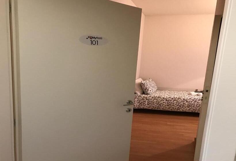 اتاق استاندارد یک نفره, Myroom In Town
