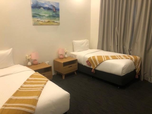 Suite with lake view, Gunyah