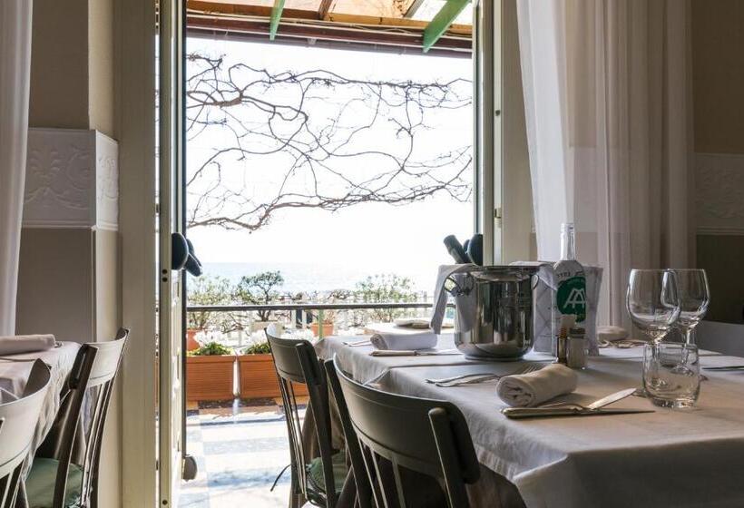 اتاق راحتی با چشم‌انداز دریا, Eden Alaxi Hotels