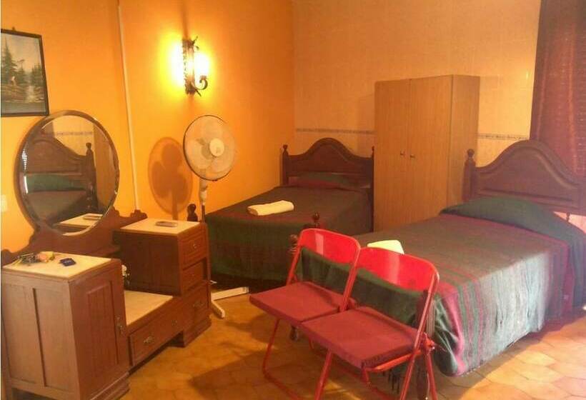 Habitació Triple Estàndard, Guest House Pacifica