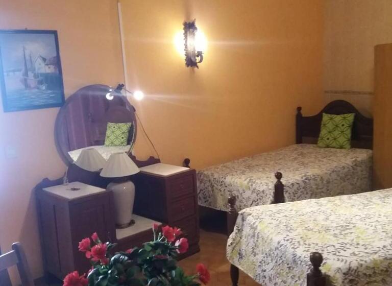 Family Room, Guest House Pacifica
