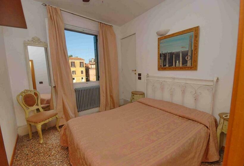 Chambre Standard, Antico Capon