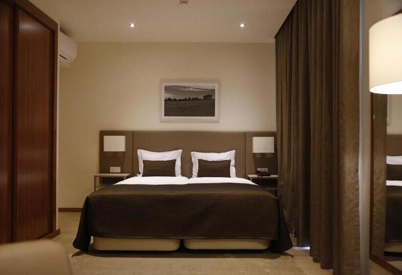 غرفة قياسية رباعية, Ponte Sor