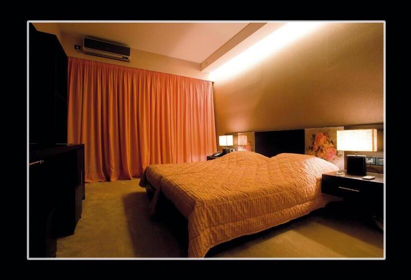 Quarto Estandar, Cezaria