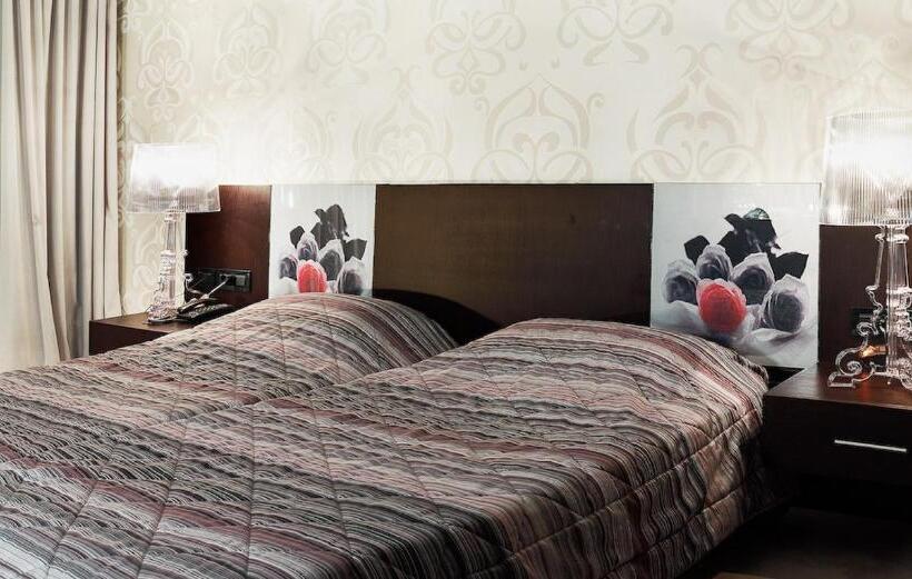 Quarto Deluxe, Cezaria