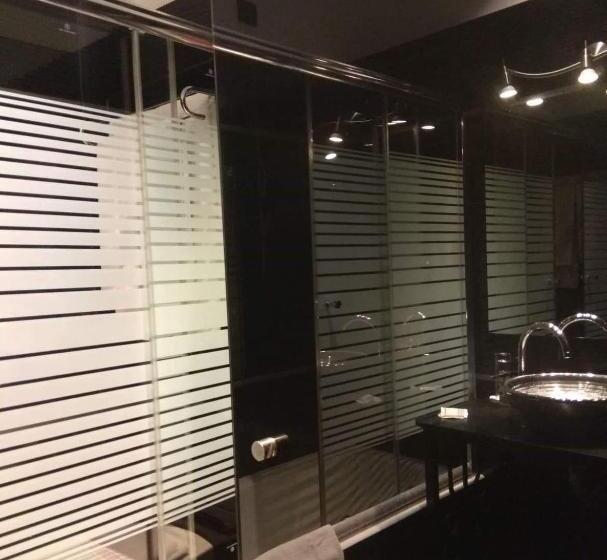 Quarto Deluxe, Cezaria