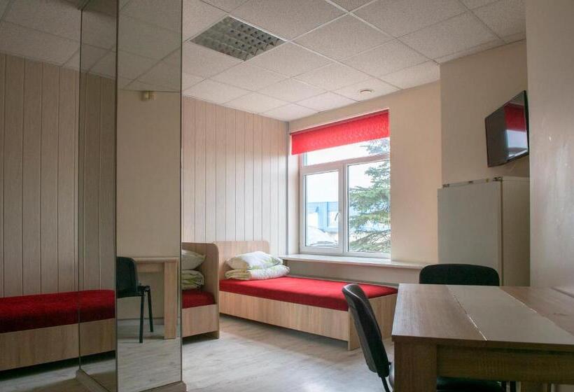 اتاق استاندارد سه تخته با سرویس بهداشتی مشترک, Hostelis Laurita