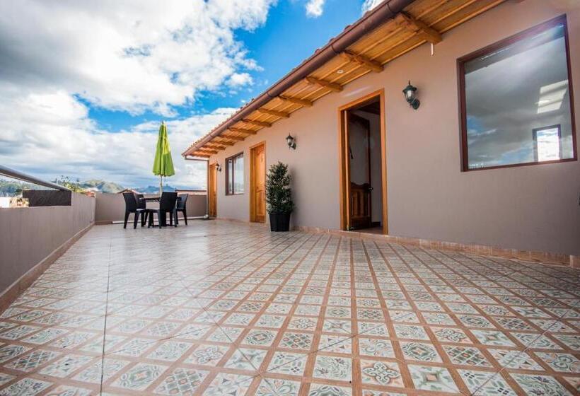 اتاق استاندارد چهار تخته, San Rocke House