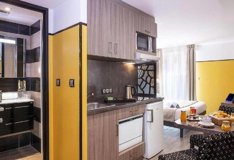 스탠다드 스튜디오, Unique Hôtel Résidence & Spa