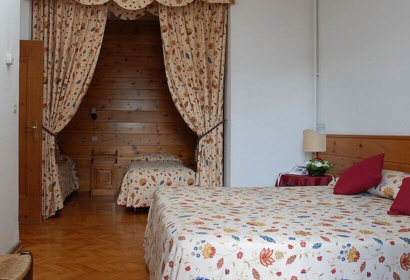 Номер Стандарт Трехместный, Albergo Dolomiti