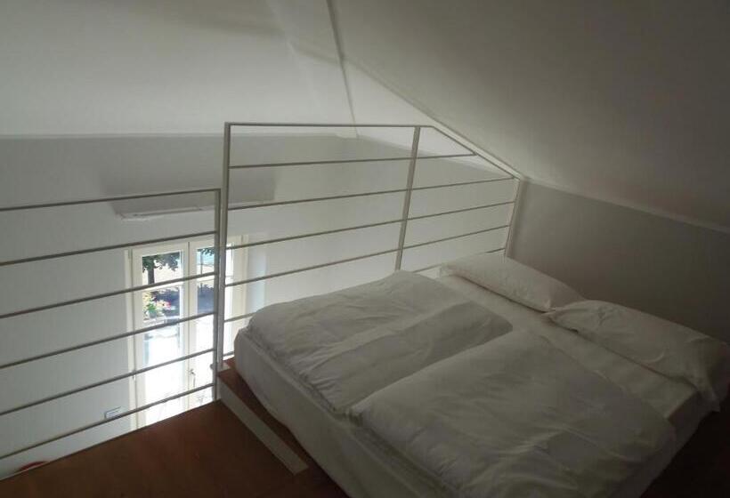 Номер Deluxe Кровать Кинг, Albergo Dongo