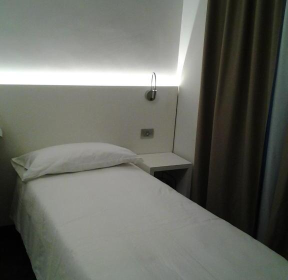 Номер Стандарт Индивидуальный, Albergo Dongo