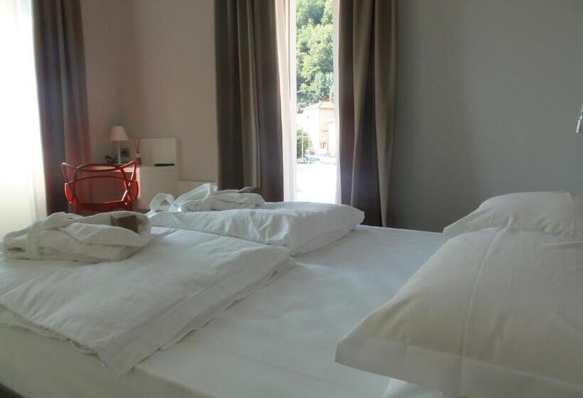 Полулюкс Одноместный с Террасой, Albergo Dongo