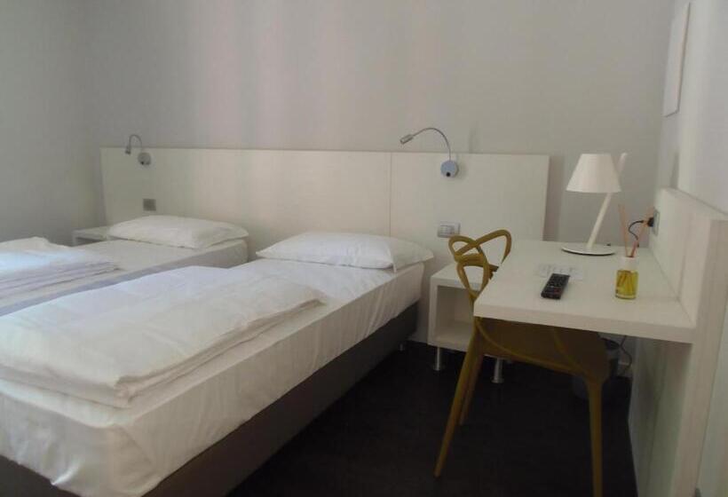 Номер Deluxe Одноместный, Albergo Dongo