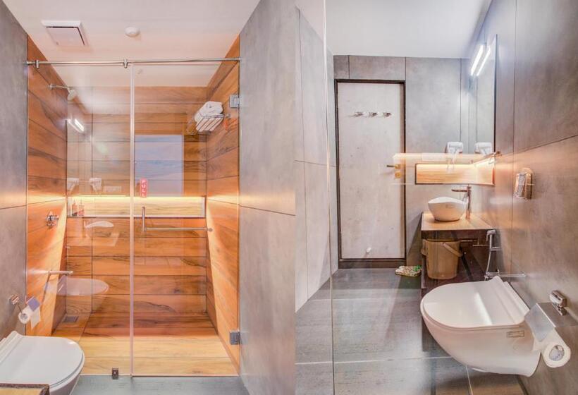 Quarto Superior, Malas