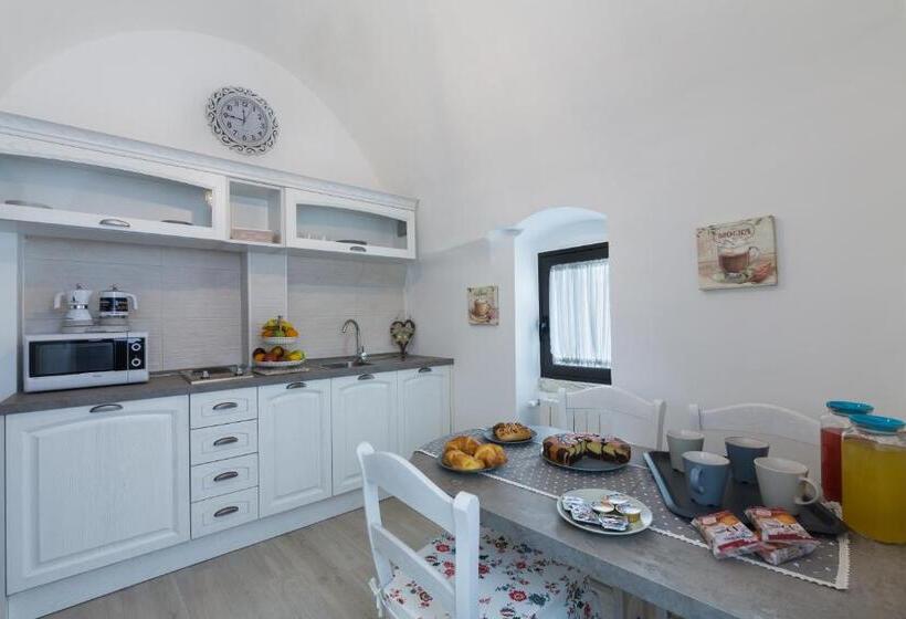חדר לארבעה סטנדרטי עם מרפסת, B&b Mimmo E Valeria