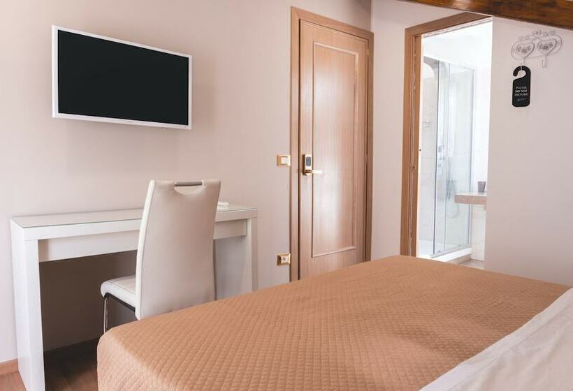 اتاق لوکس با بالکن, Fata34 Luxury B&b